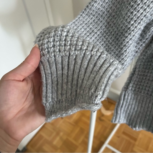 Perfect condition knit sweater - Picture 3 of 5